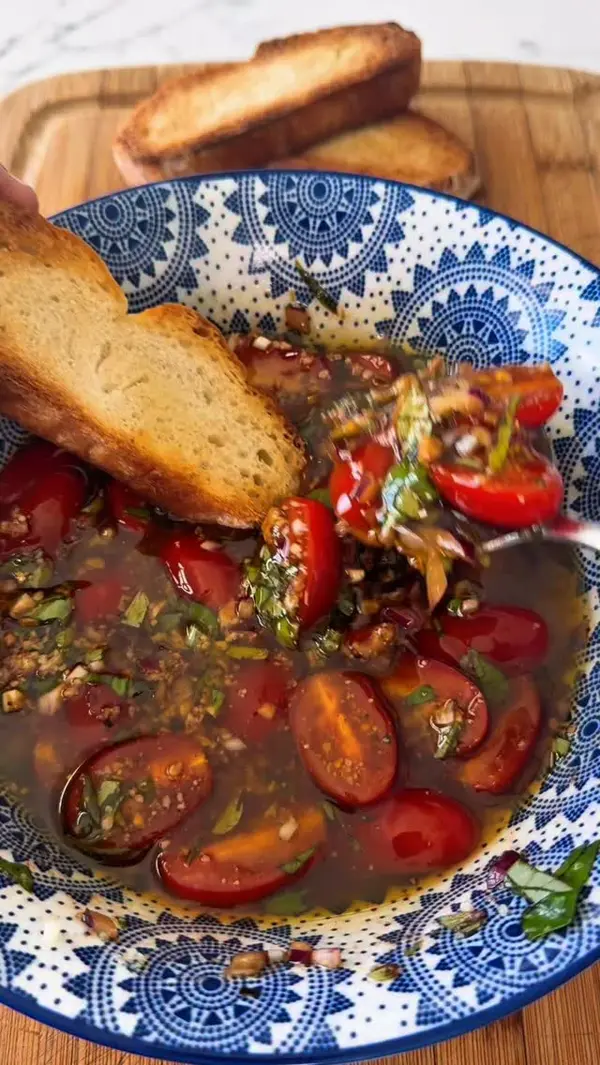 Tomato & Garlic Italian Dipping Oil