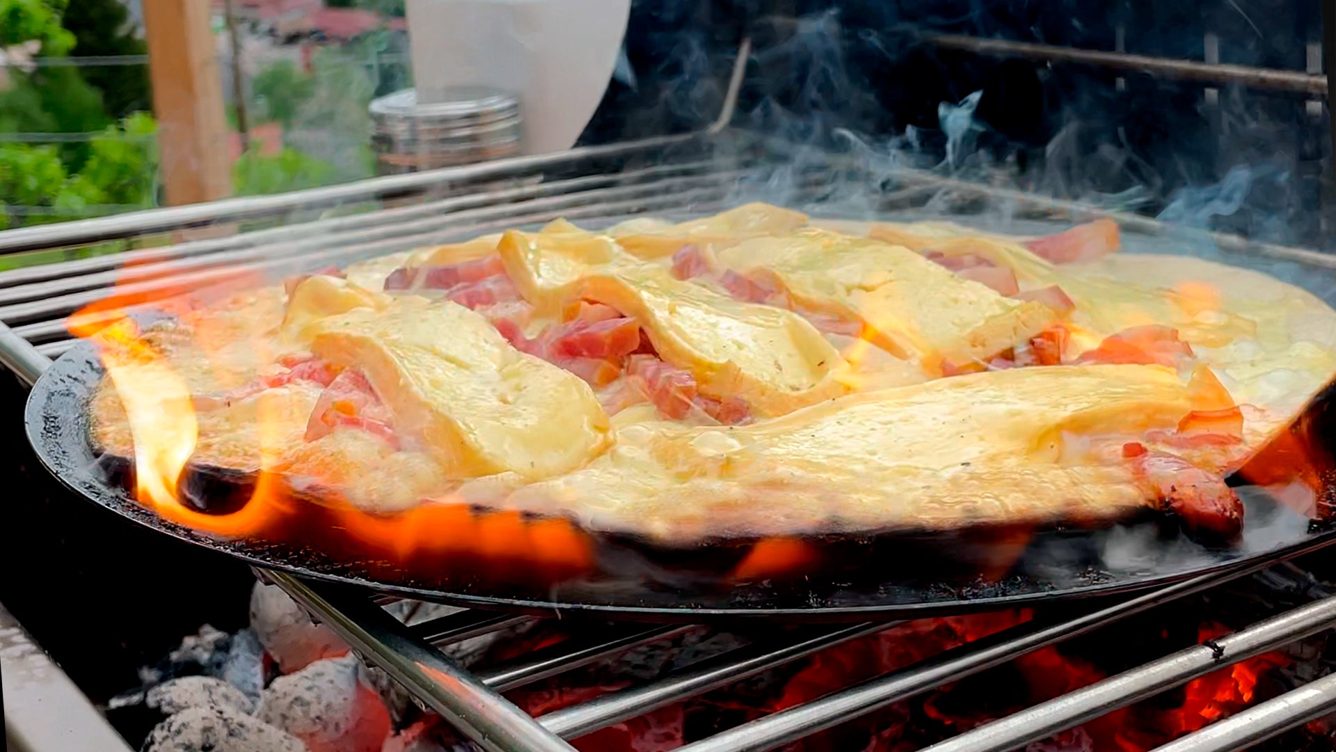 Tarte Flambée (Flammekeuche)