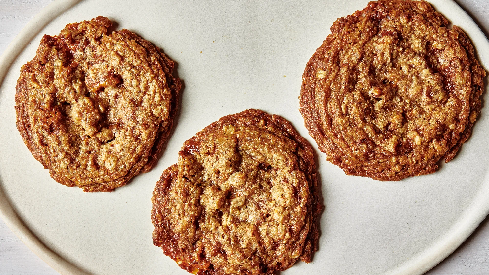 Oat and Pecan Brittle Cookies
