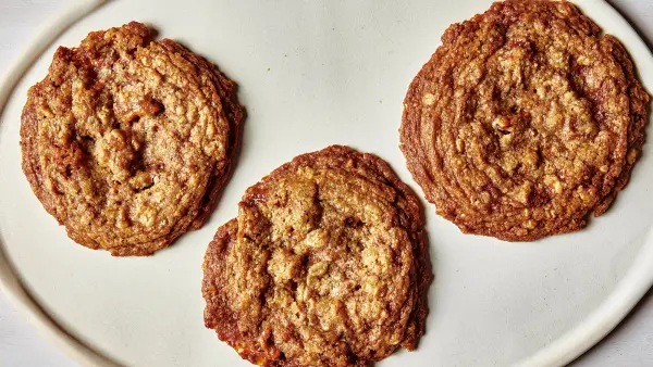 Oat and Pecan Brittle Cookies