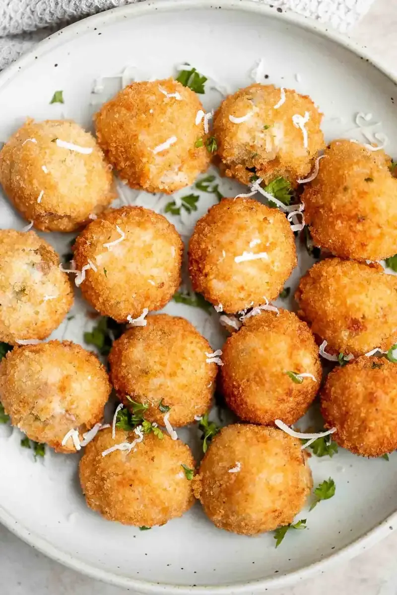 Patatokeftedes (Greek Potato Croquettes)