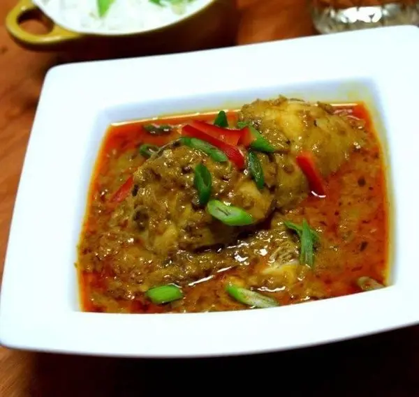 Indian Murg Dahiwala Fame Chicken in Yoghurt Curry Sauce