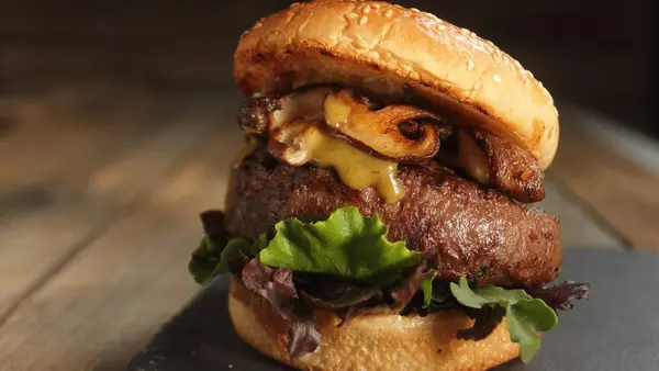 Aljomar Iberian Burger with Iberian Pork Feather and Secreto Cuts