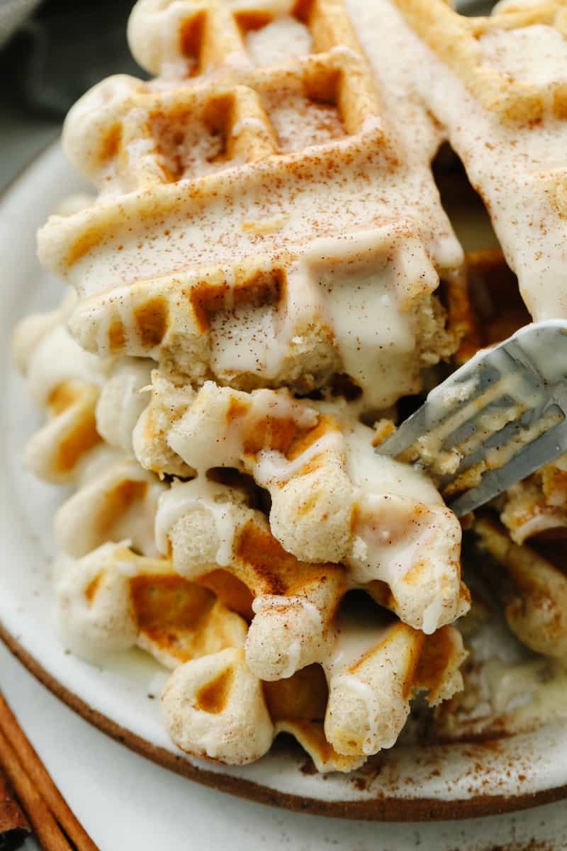Mouthwatering Cinnamon Roll Waffles